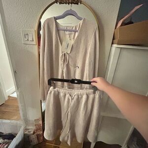 Sabo Skirt Cream Lounge Set